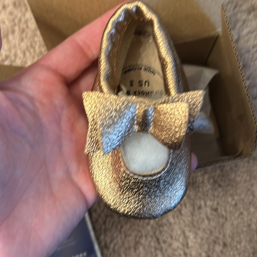 New in box Bird Rock Baby rose gold bow moccasins size 3 - Picture 3 of 8
